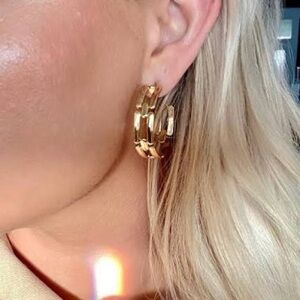 Miranda Frye Taylor Hoop Earrings
